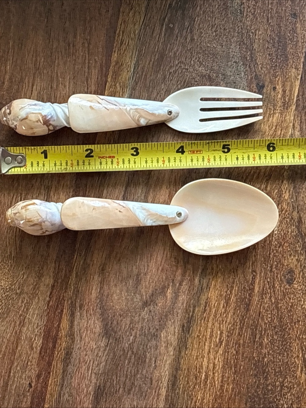 Beautiful and unique fork & spoon hand carved conch sea shell - Picture 12 of 12